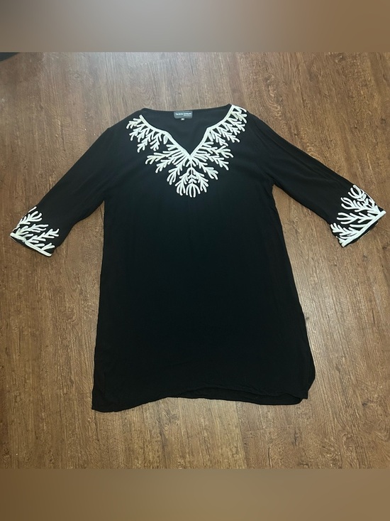 The Royal Standard Tops - Black Embroidered V-Neck Tunic with White Contrast